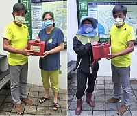 中華民國唐氏症基金會、議長張永江、鄉長林德建、鄉代會主席王維德共同贈送粽子禮盒給東引鄉弱勢族群,祝賀端節愉快。(圖:東引鄉公所)