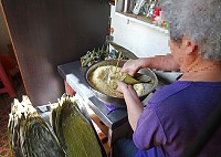 衛福局執行5月份市售蔬果、水產品及端午節應景食品抽驗,結果發現一項長豆農藥超標,也提醒注意粽子保存。(圖:連江縣衛福局)