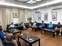　縣長劉增應、衛福局長曾玉花向議會說明近期疫苗施打狀況。（圖／文：馮紹夫）
