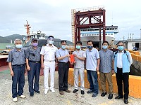 　端午佳節將屆，府會首長致贈臺馬之星端節加菜金。（圖／文：馮紹夫）