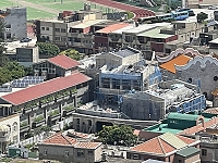 　塘岐國小校舍重建主體進度已超過八成，校方力拚明年建校70週年時全部完工落成。（圖／文：陳鵬雄）