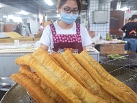 馬祖酒廠實業股份有限公司、福星企業社入圍110年度優良創新老店選拔暨表揚活動初選,期待後續再創佳績。(圖:全國商業總會、馬祖酒廠、福星企業社)