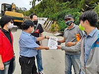 連江縣地政局會同連江縣消費者保護中心工地宣導預售屋買賣新規範。(圖:馬祖日報)