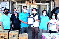 　你我攜手齊關懷，抗疫之路不孤單，國民黨連江縣黨部13日舉辦弱勢關懷活動，先後拜訪馬祖家扶中心及身心障礙協會致贈民生物資。（圖／文：曹重偉）