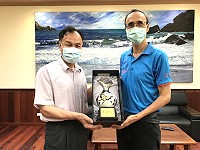 　縣府民政處長陳書福16日屆齡退休，縣長劉增應感謝他任職期間協助縣政工作推動，服務地方及鄉親。（圖／文：吳嘉榮）