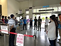 　因應北竿機場17日復航，衛福局疾管科邀北竿各有關單位協調現勘邊境快篩管制相關事宜。（圖／文：陳鵬雄）