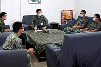 主任與新進官兵暢談,實施部隊實務分享。(圖/文:莊媛婷)