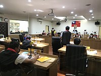　南竿鄉代會第2天鄉政總質詢，鄉代們針對復興村老人活動中心、殯葬業務、獅子市場管理等多項議題提出質詢。（圖／文：吳嘉榮）
