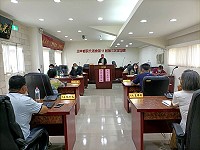 北竿鄉代會第11屆第5次定期大會結束,會期間議事廳張貼「馬祖要快篩,快篩護馬祖」的海報。(圖:北竿鄉代會)