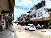 　北竿警察所新任所長陳登健到任後，加強塘岐中山路停車管理列為首要任務。（圖／文：陳鵬雄）