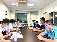 　副議長周瑞國、議員陳玉發、鄉代王建華，以及議員曹爾章針對北竿社福大樓火災後異味、公托問題，3日上午與衛福局進行討論要求盡快解決。（圖／文：馮紹夫）