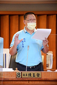 　議員陳玉發進行質詢。（圖／文：曹重偉）