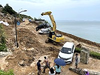 　芹壁重災區土石清運近尾聲，大部份遭埋車子難以修復。（圖／文：陳鵬雄）