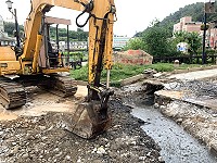 　介壽蔬菜公園前下水道嚴重阻塞，連江縣環資局進行改善工程。（圖／文：馮紹夫）