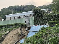 　岌岌可危。（圖與文：陳鵬雄）