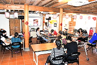 　馬媳下午茶第二場28日下午在山隴社區發展協會開講，邀請來自黑龍江的代麗分享娘家的節慶記憶。（圖／文：曹重偉）