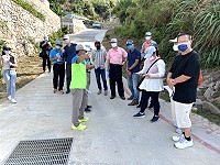 　農委會水保局李鎮洋局長與地方現勘87水災災後復原規劃，允諾全力支持相關經費。（圖／文：陳鵬雄）