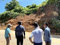 　營建署道路組派員來馬，與縣府工務處及北竿鄉公所針對87水災道路邊坡復原現勘。（圖／文：陳鵬雄）