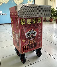 環保禮炮車開放各廟宇借用,環資局表示,禮炮車可減少施放燃炮,降低空氣污染,避免危害民眾健康,歡迎有需求的寺廟踴躍申請。(圖:連江縣環資局)