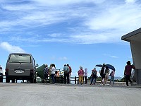 　雙北疫情發燒，北竿旅宿業者接到退房電話，景點只見小波人潮。（圖／文：陳鵬雄）
