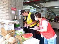 　標準檢驗局基隆分局加強執行中秋節前夕磅秤檢查，確保民眾安心採購。（圖：標準檢驗局基隆分局）