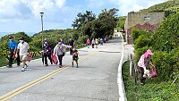 「生態保育淨山健行趣」淨山活動,鄉親一起為環境盡一份心力。(圖/文:宋幸儒)