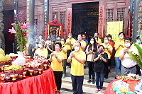 　山隴境北極玄天宮舉辦平安祈福法會，由會長陳志國率幹部祈求全體社友暨信眾闔家平安。（圖／文：曹重偉）