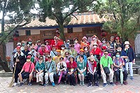東引鄉110年老人節政經參訪活動,鄉長林德建、鄉代會主席王維德領軍,一行60人開心出遊。(圖:東引鄉公所)