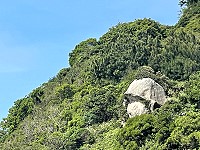 　鋼盔岩。（圖與文：陳鵬雄）
