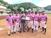 　縣長盃慢壘錦標賽風光落幕，決賽圈場場精彩，結果由馬祖台啤隊全勝戰績封王，亞軍為南竿守備大隊，軍民合意表現不俗拿下季軍。（圖／文：曹重偉）