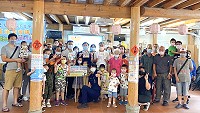 　南竿警察所110年度社區治安座談會，相揪一起護交安、打詐騙。並由陳智豪及陳聲傑示範綜合逮捕術，逼真實戰操演，讓民眾大開眼界。（圖：南竿警察所）