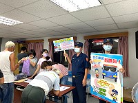 10月交通安全月,北竿警察所在重要據點及集會加強道路安全宣導。(圖:北竿警察所提供)