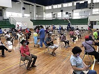 　公費流感疫苗開打，為提升南竿鄉施打比例，衛福局13、14日在體育館設社區接種站，比照新冠疫苗採「宇美町式」，共524人完成接種。（圖／文：曹重偉）