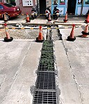 環資局辦理介壽村雨水下水道修繕工程,黑丸嫩仙草店前路段即起開始施工。(圖:環資局)