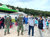 東引國中小51週年校慶運動會27日歡樂登場,校方精心安排獨輪車競賽、島上秋季郊遊及田徑賽等項目。(圖:東引國中小)