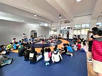 　馬祖角力委員會30日前往東引國中小招生，實際體驗鼓勵學生加入角力訓練。（圖：東引國中小）