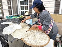 　傳統漁村秋天打魚麵，保存至過年時才可上年夜飯餐桌。（圖／文：陳鵬雄）