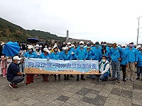 馬祖與對岸連江6日攜手舉辦海洋生態環保淨灘活動,保護海洋生態環境,共同守護我們美好的家園。(圖:連江縣退休公教人員協會)