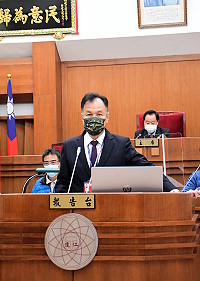 　連江縣議會第7屆第6次定期大會昨正式開議，由縣長劉增應進行施政報告暨說明，再由議員提出質詢。（圖／文：曹重偉）