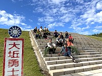 　秋天的大坵島藍天白雲別有景致，漫步林間坡地一定與梅花鹿不期而遇。（圖／文：陳鵬雄）
