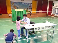 　流感即將進入流行期，衛福局執行流感疫苗校園集中接種已完成，籲請50歲以上成人及19至49歲高風險慢性病患者儘速接種。（圖：連江縣衛福局）