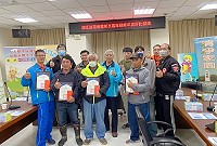 連江縣環資局表揚今年度連江縣環保艦隊及潛海戰士淨海評比績優成員,今年累計清除1124公斤海底垃圾,有效讓海洋變乾淨。(圖/文:曹重偉)