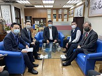 疫後持續推動馬祖第2家航空公司進駐,立委陳雪生19日邀請民航局長林國顯、空運組組長鄭堅中、華航董事長謝世謙、華信董事長高星潢商談執行進度及克服事宜。(圖:立委陳雪生服務處)