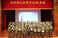 官兵與Dora媽咪合影留念。(圖/文:莊媛婷)
