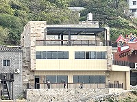 　橋仔老人活動中心即將在12月完工，屋頂觀景平台成為鄉親與遊客最佳休憩空間。（圖／文：陳鵬雄）