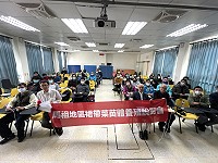 　縣府產發處與海洋大學合作推廣裙帶菜復育，25日邀海大客座教授小河久朗（Hisao OGAWA)到場向漁民鄉親及生技系學生說明。（圖／文：陳鵬雄）