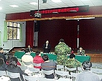 　銘傳大學舉辦研究所在職進修專班招生說明會，一些地區高階軍官也不放過機會，到場關心並頻頻提問。（圖／文：曹重偉）