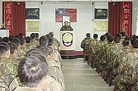 總司令霍上將於日前親蒞視導防區所屬高登島戰備防務,慰勉官兵堅守崗位的辛勞。【圖/文:簡汎儒】