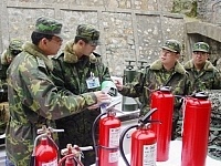 馬防部副司令戴將軍於日前實地瞭解各級裝備保養情形。【圖/文:蘇晉正】