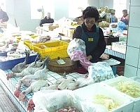 　豬肉、雞肉、白米、沙拉油等民生物價蠢蠢欲動，鄉親往後上市場買菜可要先問清楚價錢喔。（圖／文：曹重偉）
